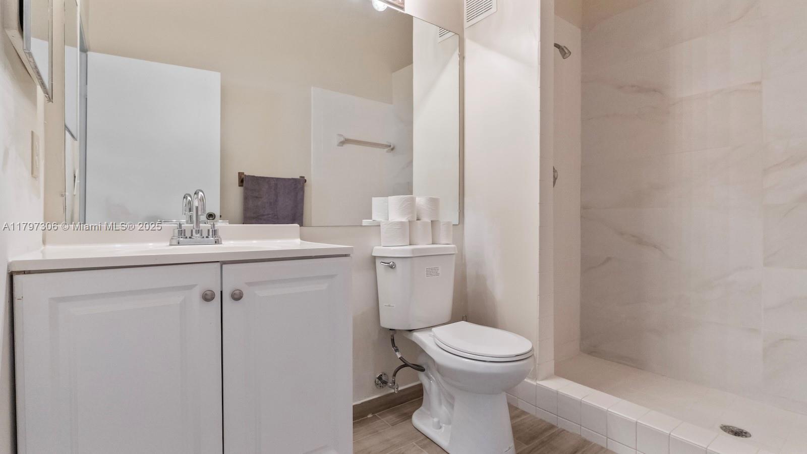 PEMBROKE POINTE - Residential