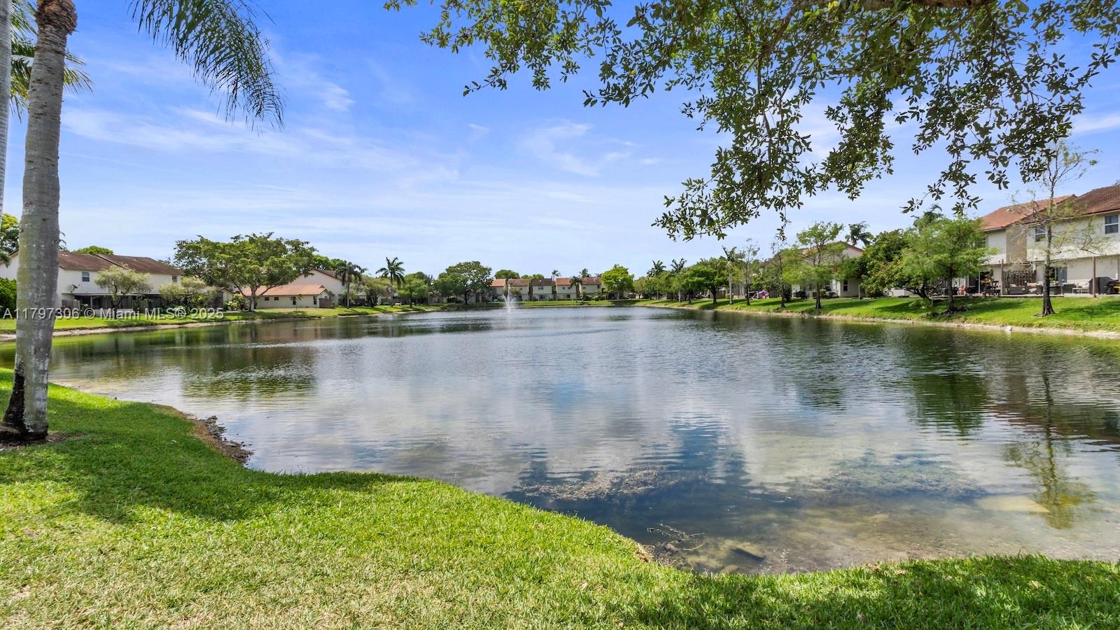 PEMBROKE POINTE - Residential