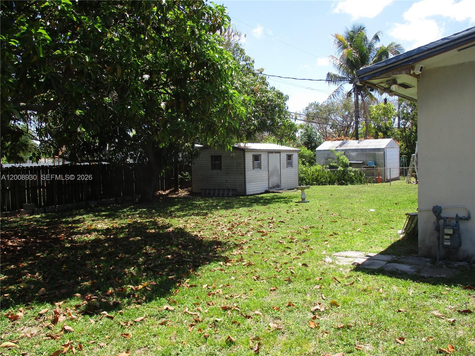 PINE TREE MANOR SEC 4 - Residential