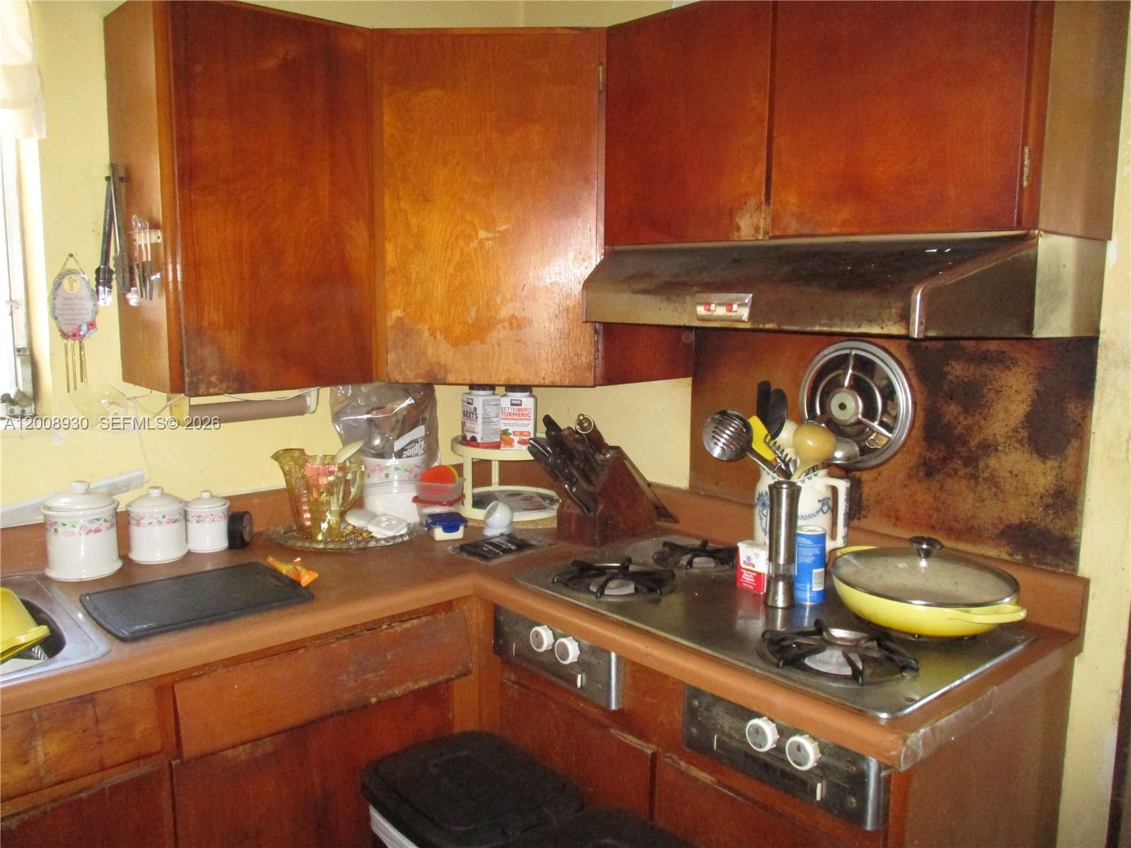 PINE TREE MANOR SEC 4 - Residential