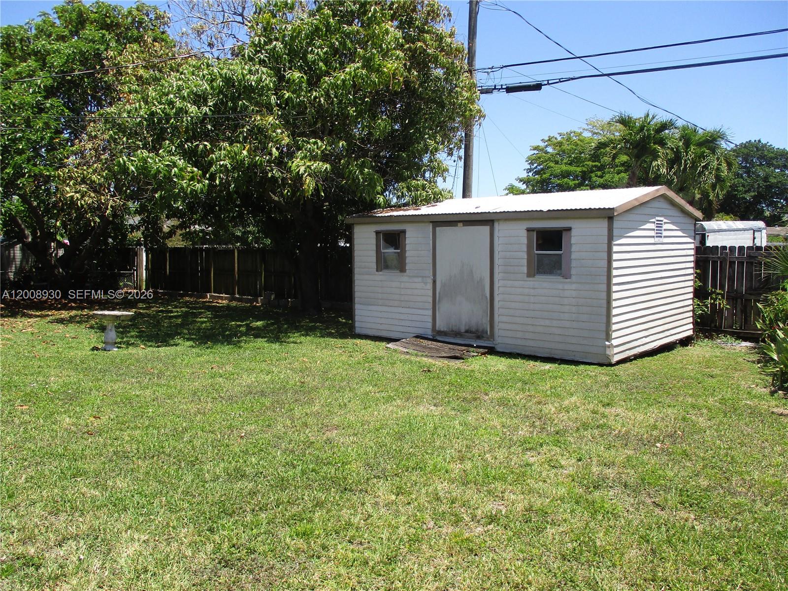 PINE TREE MANOR SEC 4 - Residential
