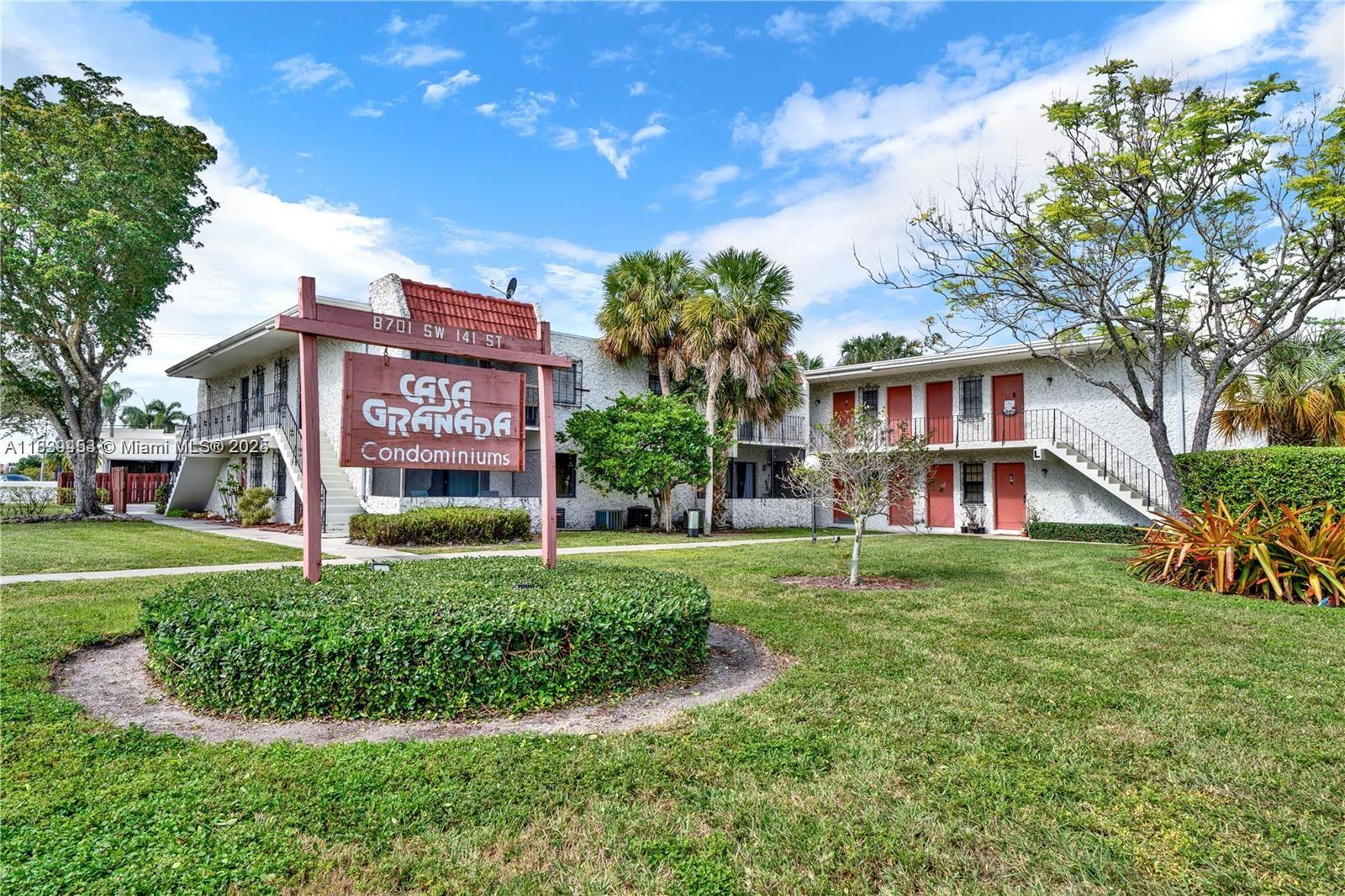 Fully Renovated 2/2 condo in Palmetto Bay. New bathrooms, floors, kitchen, electrical panel and new impact windows. This condo is located near various shopping/entertainment centers and in a top school district. Don't miss the opportunity!