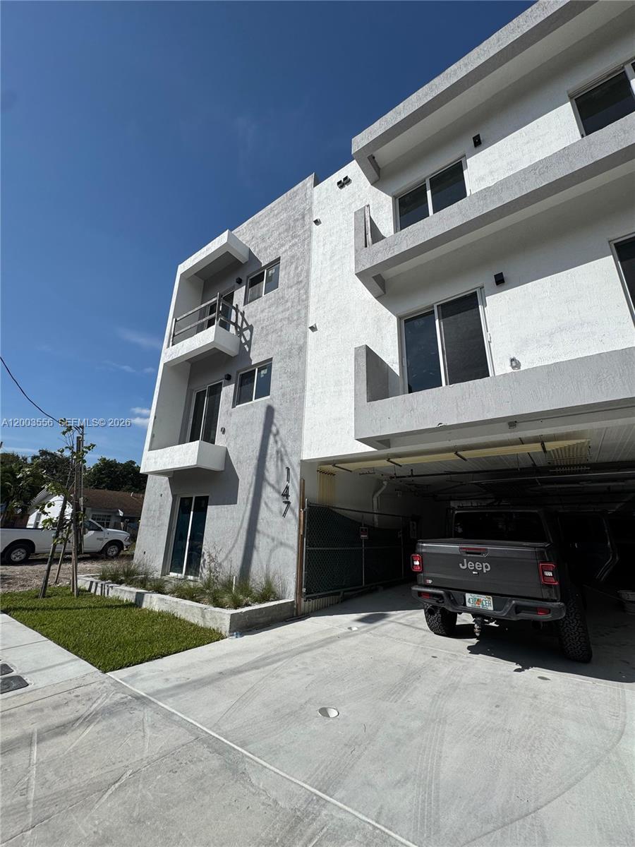 147 NW 59th St 302