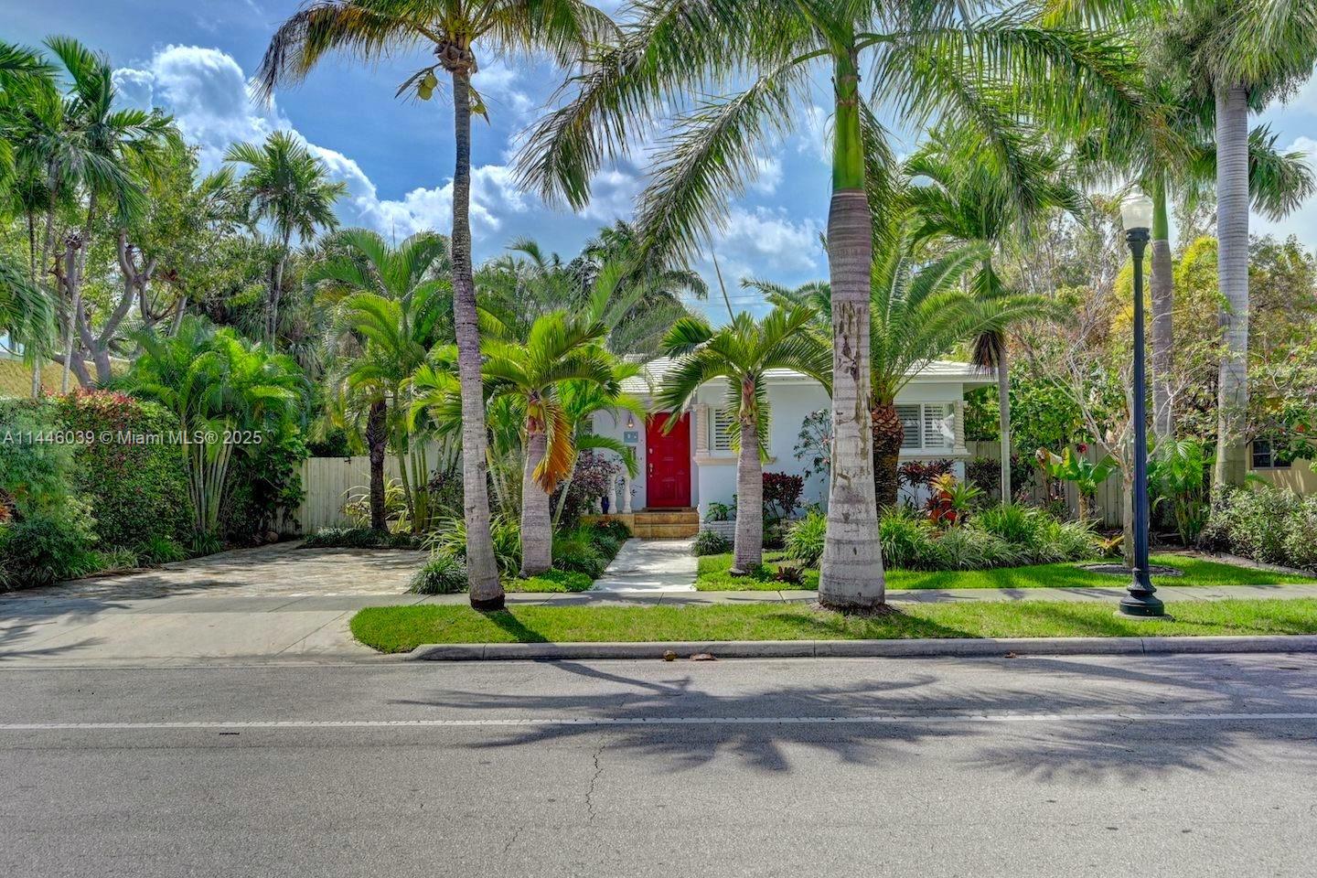 3BR/2BA Home w/ Heated Pool for Rent in Hollywood Lakes, FL
$5,290/mo | 12-Mo Lease
Spacious 3-bed, 2-bath unfurnished home at 1016 Harrison St, Hollywood, FL 33019, in prime Hollywood Lakes. Just 0.8 mi (15-min walk) from Hollywood Beach & Boardwalk. Perfect for families!
**Features:**
- 3 BR, 2 BA
- Heated pool
- Unfurnished
- Owner handles lawn, pest, pool care
- Big lot for family fun
Nearby:
- Top schools: HAAS, Avant Garde
- Shopping: Publix
- Parks: Joe DiMaggio, Hollywood Circle
- Dining & fun at Hollywood Circle
- Beach close by
Why Families Love It:
Roomy home w/ pool, great for kids & parents. Close to schools, parks, shops, & beach for family adventures.
Lease Info:
- Rent: $5,290/mo
- Term: 12 mo
Contact agent for more details