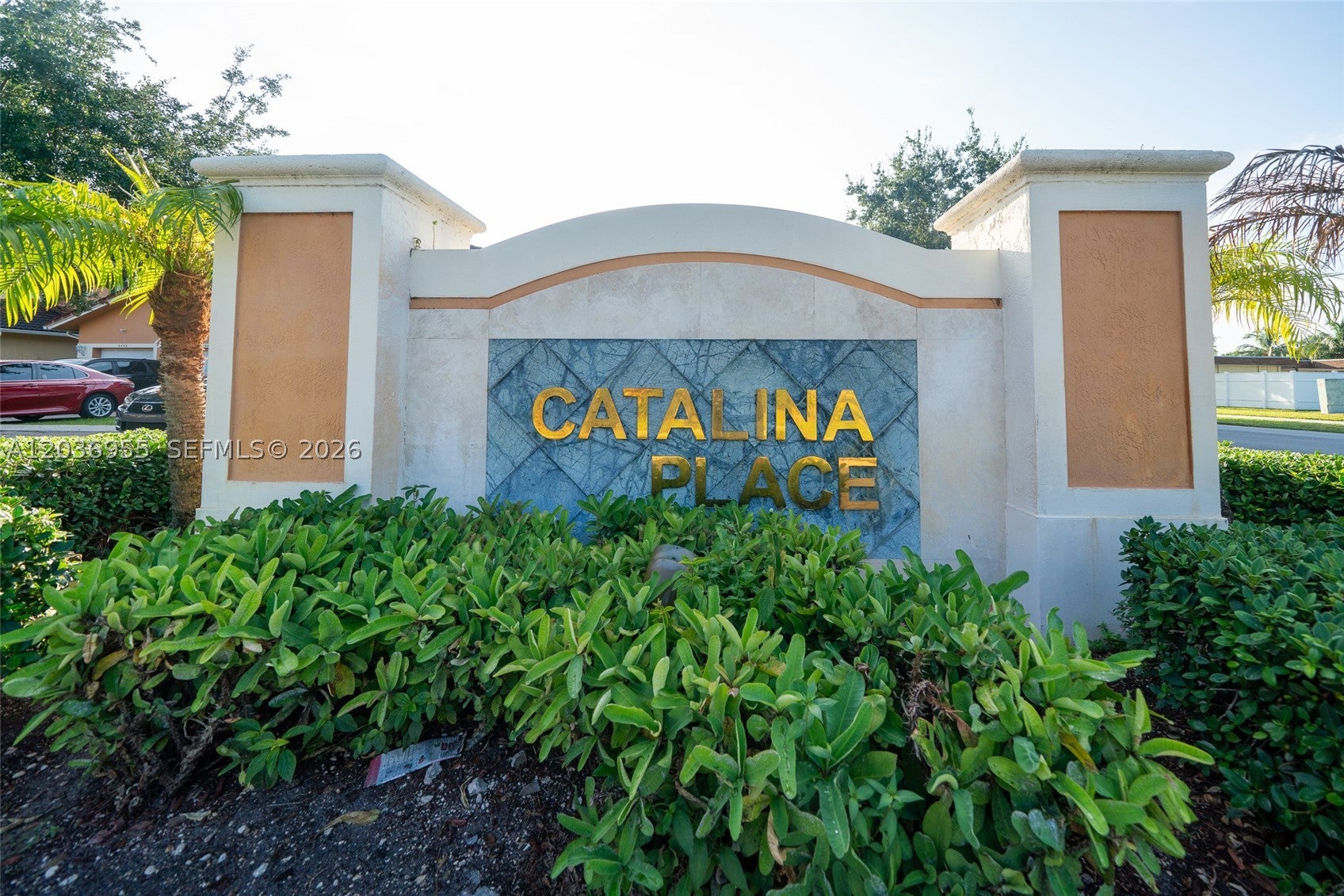 6453 Catalina Ln
