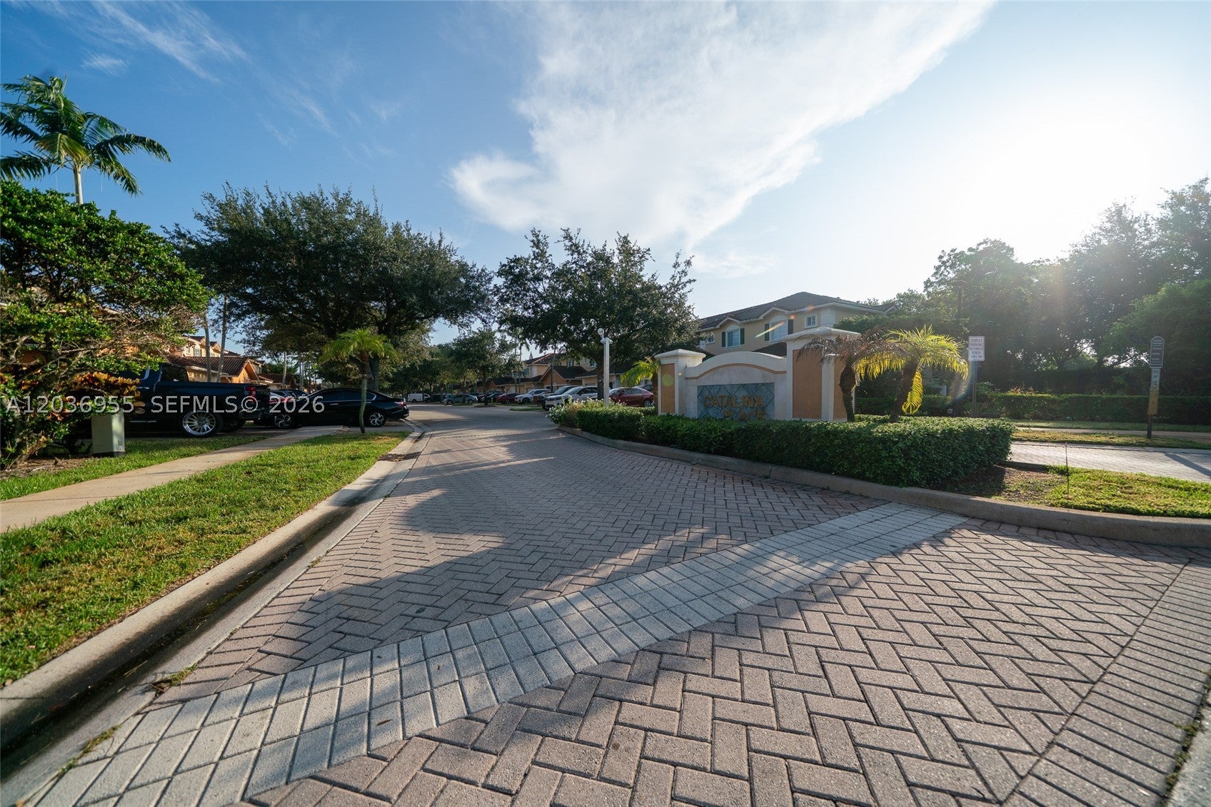 6453 Catalina Ln