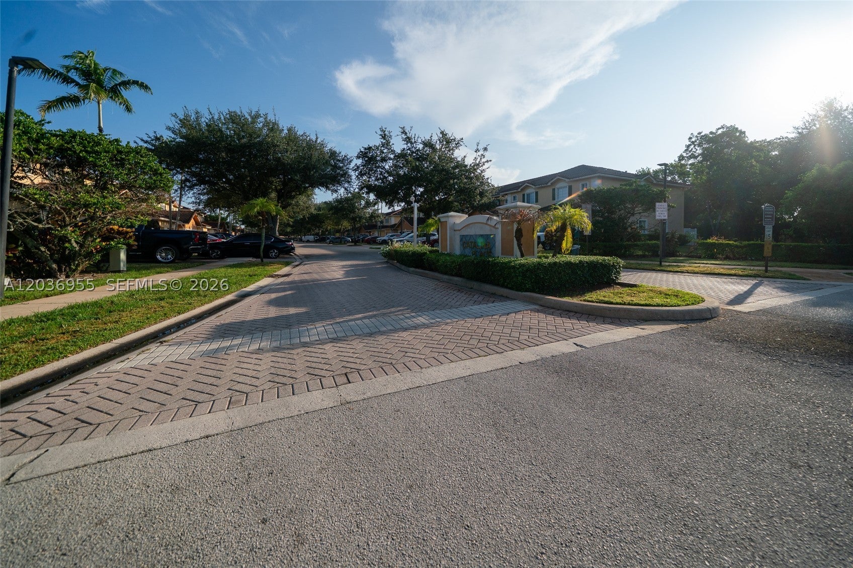 6453 Catalina Ln