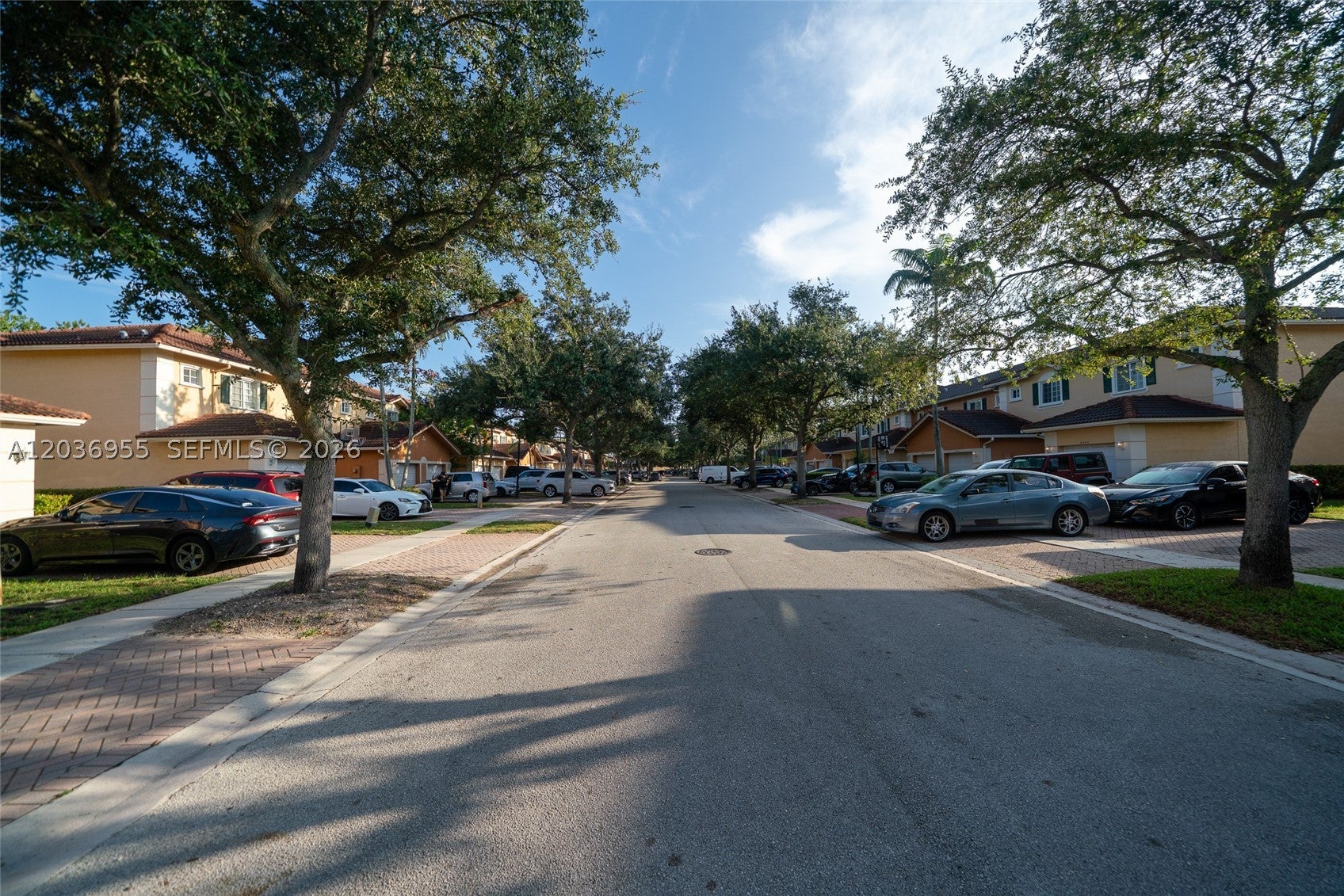 6453 Catalina Ln