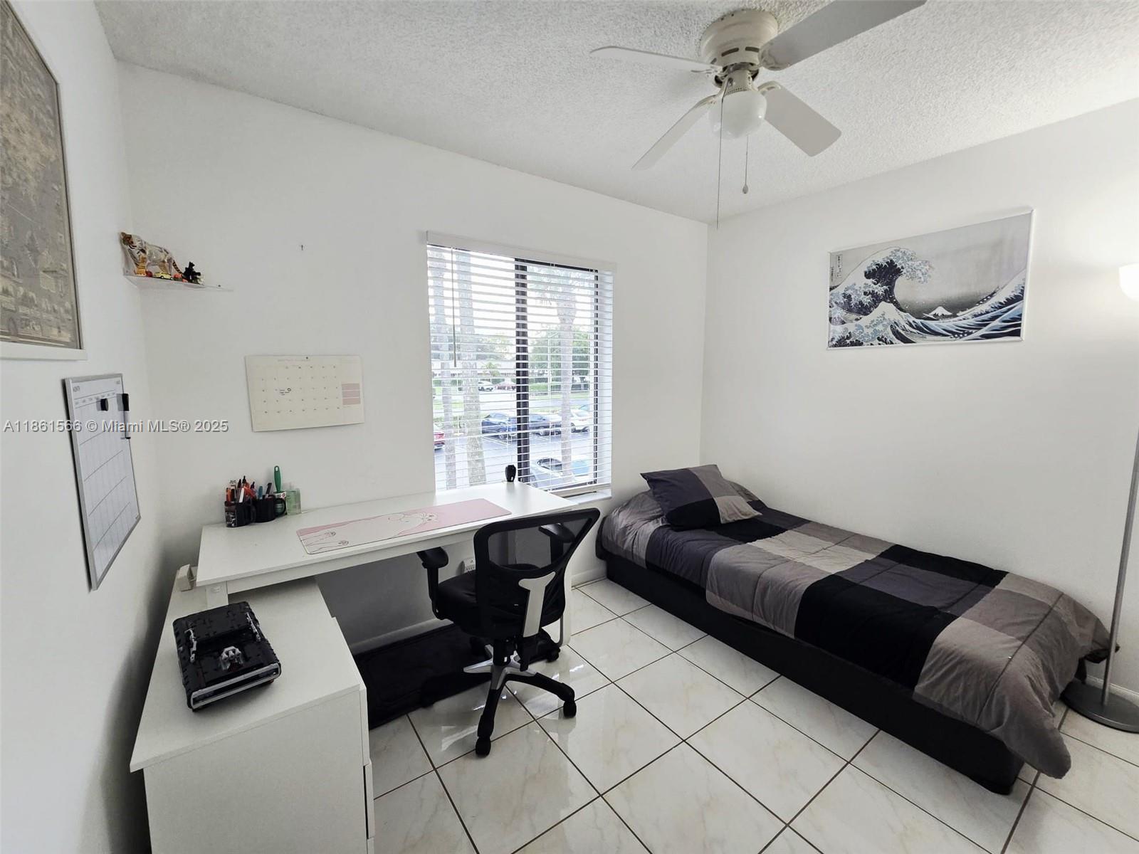PALM CLUB VILLAGE II COND - Residential Lease