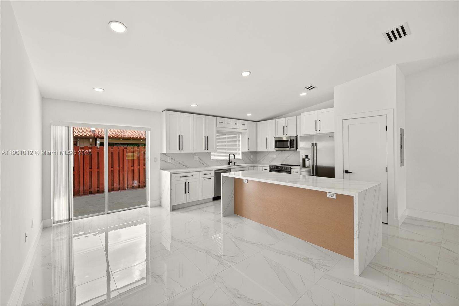 FOREST LAKE - Residential