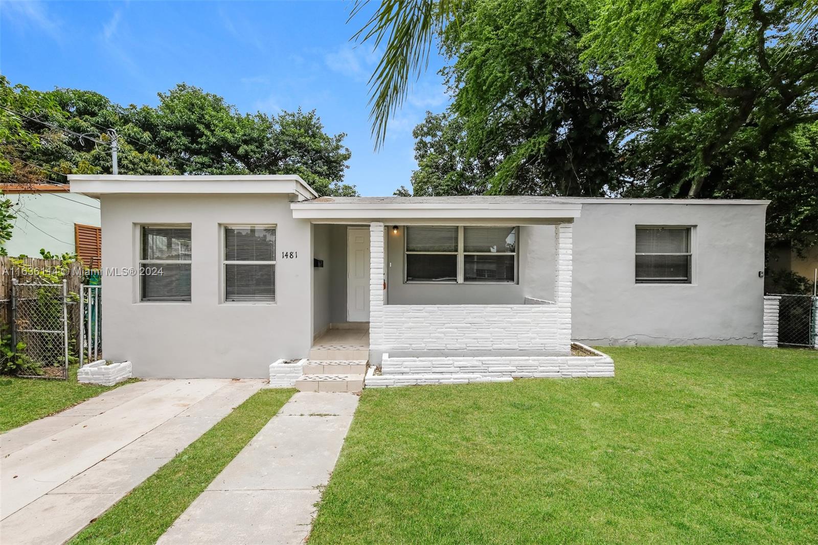 Adorable home ready for move in! This home offer 3 bedroom and 2 bathrooms located in beautiful place. In addition, this home features tile type floors. The modern kitchen is equipped with modern appliances and offers updated cabinets with plenty of storage space. The private, fenced in backyard, is perfect for pets or for enjoying gorgeous days outdoors. Home has neutral paint throughout. This home won't last long. Apply today!
NOTE: Resident is responsible for installing their own washer & dryer. Move in dates are tentative and subject to change. All our homes convey in safe, clean & fully functional conditions. Prices and availability are subject to change at any time.