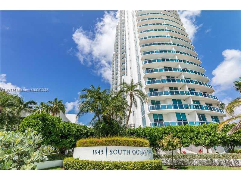 Welcome to your coastal retreat,located just across the street from the ocean!
Spacious 1 bedroom + Den can be used like 2 bedroom.
Open kitchen with granite countertops,stainless steel appliances and plenty of natural light.large balcony offering a partial ocean veiw!
Resort-style building with pool,gym,valet and security.Covered parking space.
Perfect location in Hallandale Beach-walk to restaurants.minutes from shops,Golfstream Park and Aventura Mall.