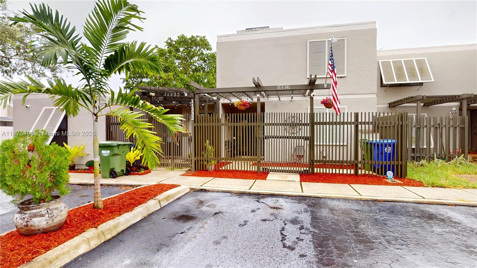 If you are looking for a completely remodeled home in Villas Lakes, then you don't need to look any further! New roof being installed! Completely remodeled Treetops Model 3 Bedroom 2 full baths with one bed and bath downstairs. Features include: New roof, 24x24 Porcelain Tile on first floor, NuCore Waterproof Laminate on second floor and stairs, totally remodeled kitchen with Solid Wood Cabinets and Greek Marble Countertops, Custom Greek Marble Waterfall Dining Table, Stainless Steel Appliances, Hurricane Shutters, Vaulted Wood Ceilings, Remodeled Travertine Tile Bathrooms, Titan Electric Water Heater, Front and back Patios tiled with Travertine, screened in back yard w/ large shed.