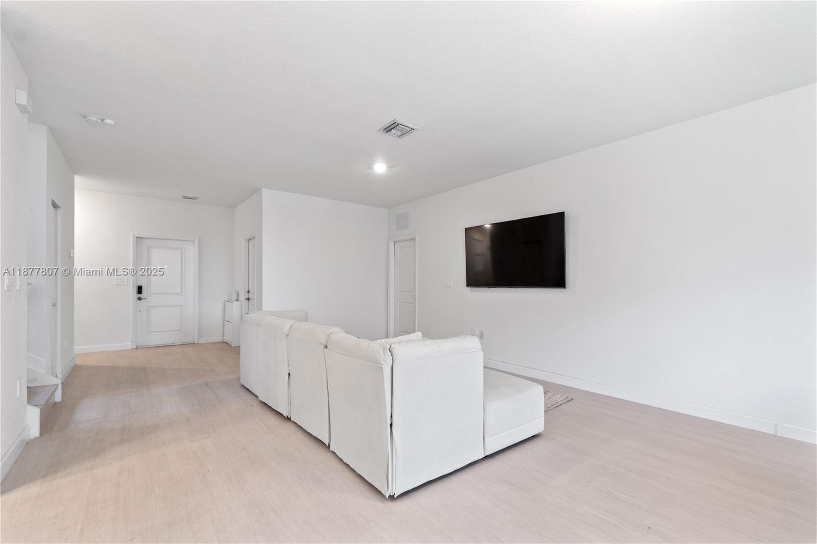ESTATES AT SILVER PALM - Residential