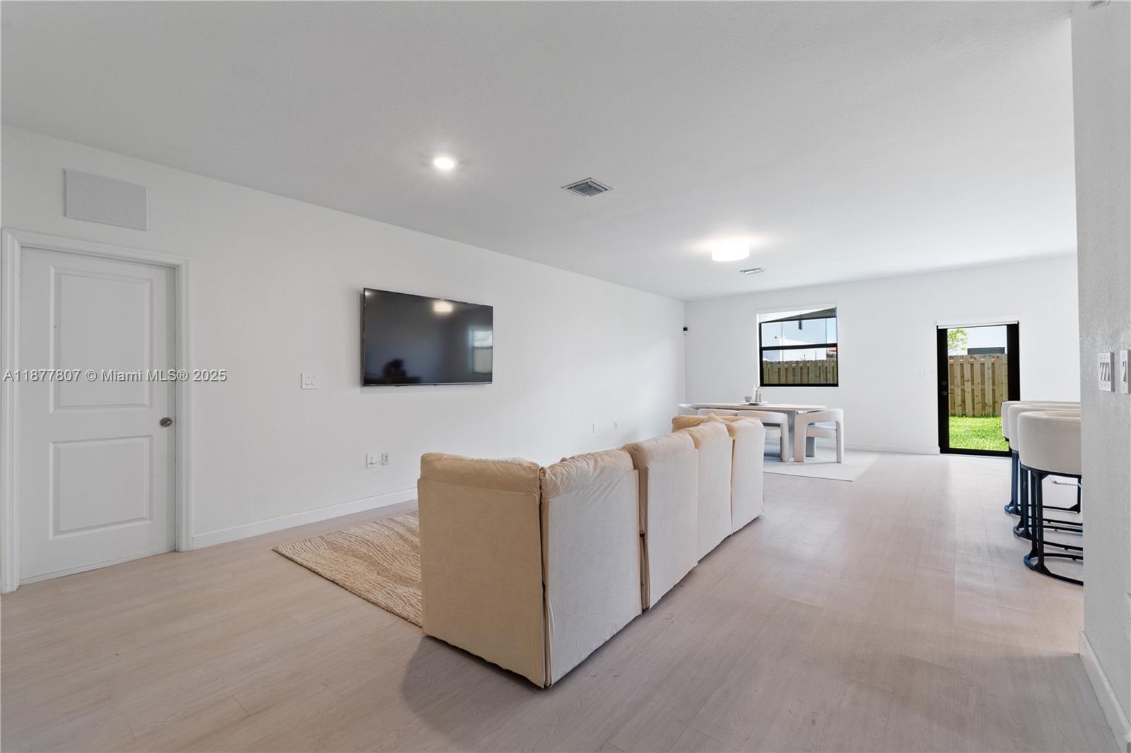 ESTATES AT SILVER PALM - Residential