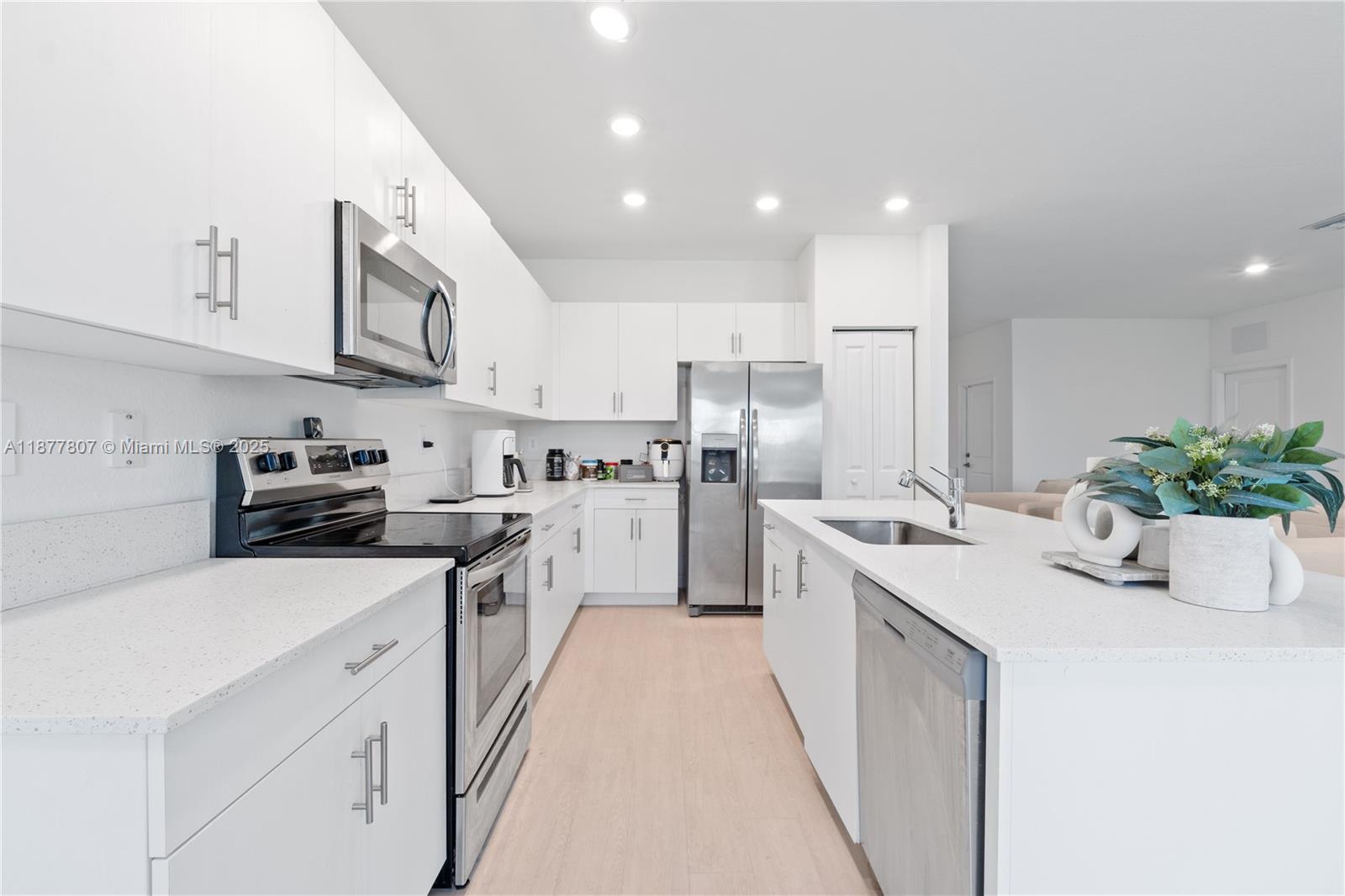 ESTATES AT SILVER PALM - Residential