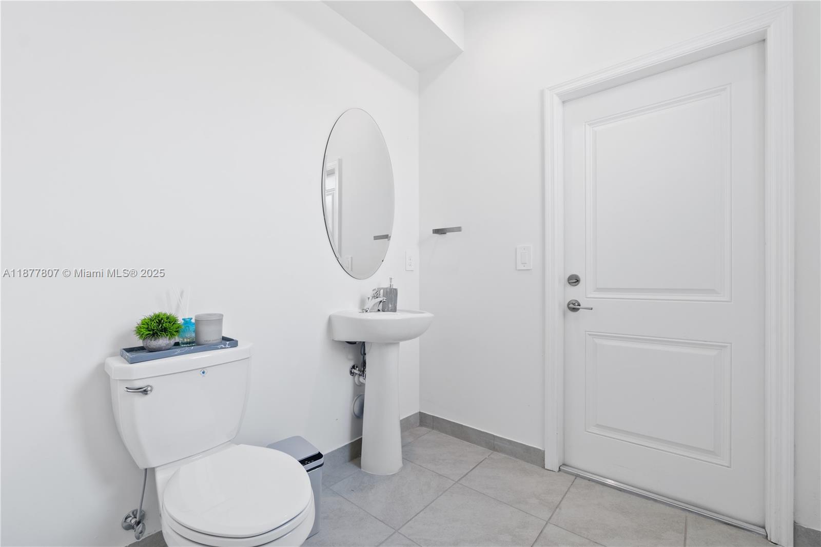 ESTATES AT SILVER PALM - Residential