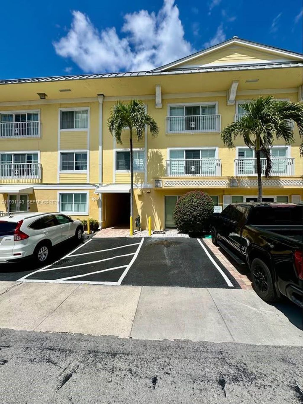 Photo of 151 NE 16th Ave #334, Fort Lauderdale, FL 33301 (MLS # A11991143)