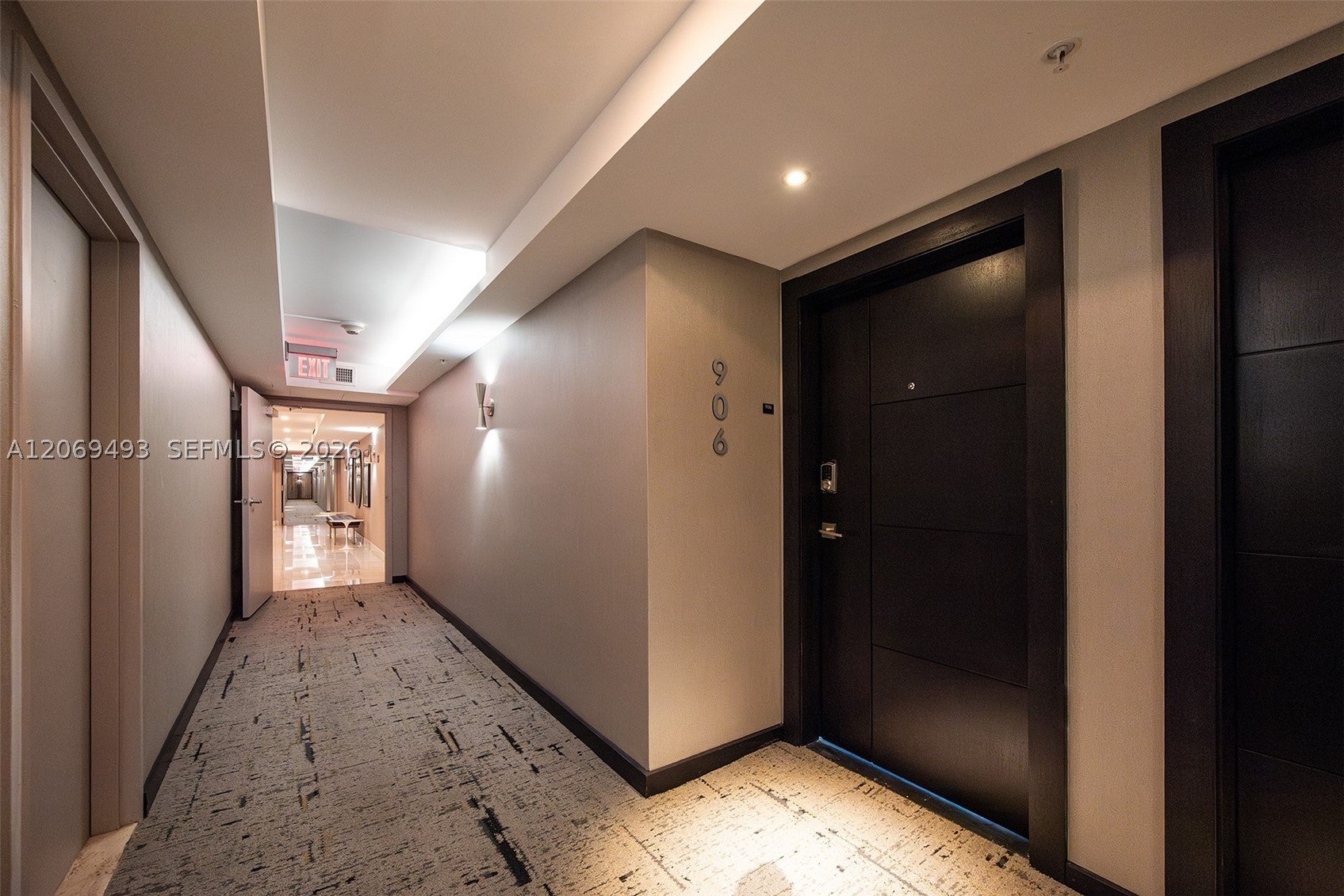 11 Island Ave 906
