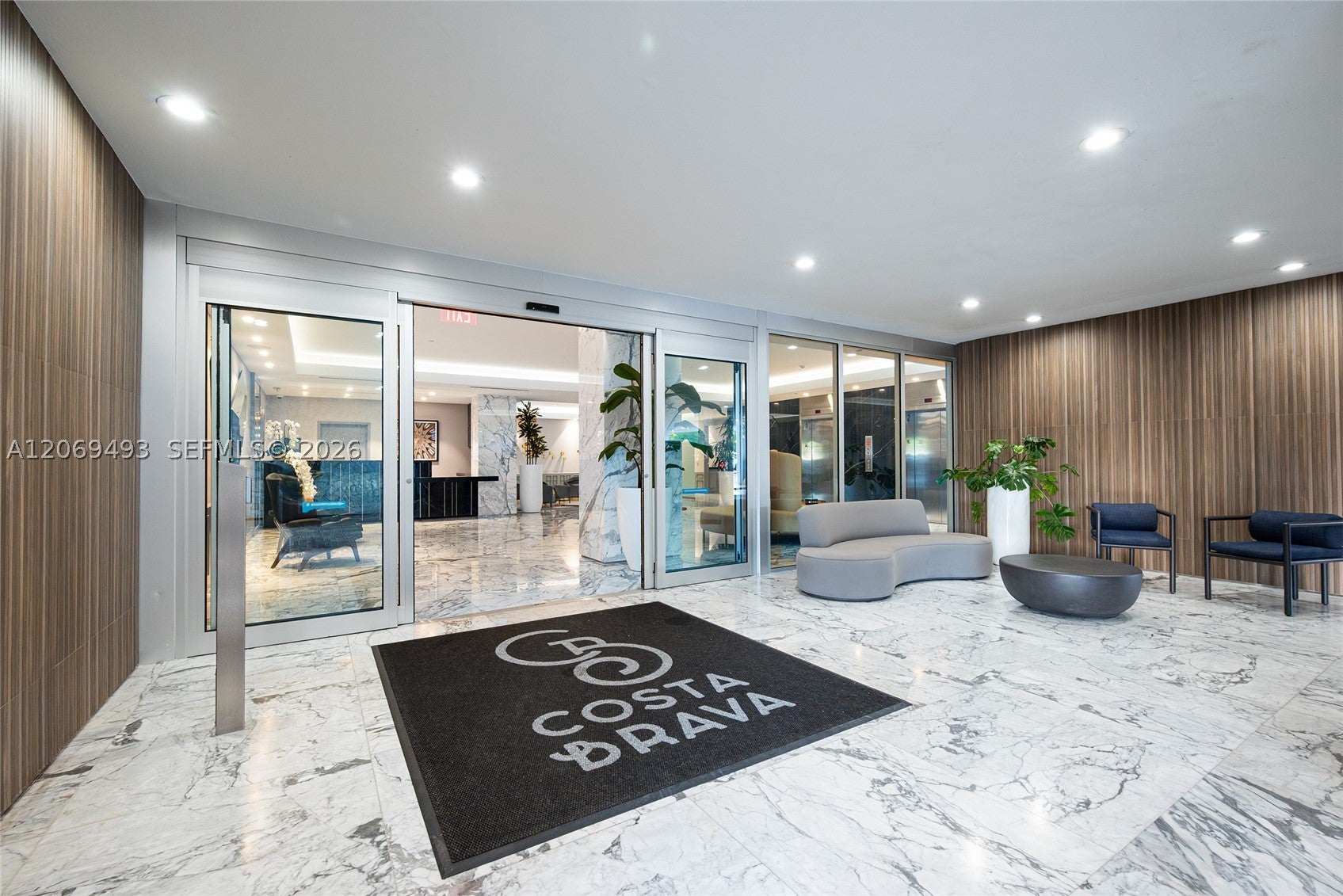 11 Island Ave 906