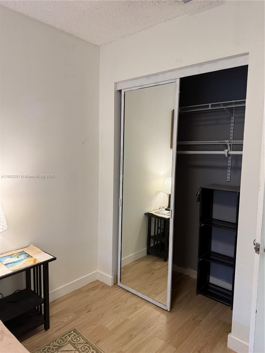 TWIN LAKE GARDENS - Residential Lease