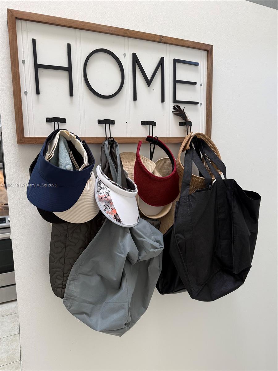 TWIN LAKE GARDENS - Residential Lease