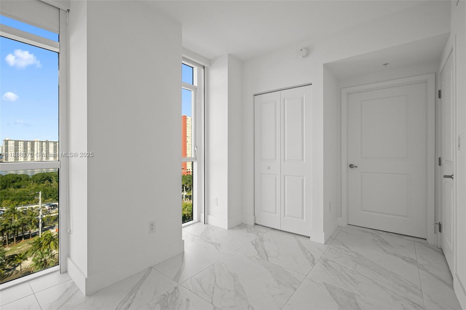 400 SUNNY ISLES CONDO - Residential Lease