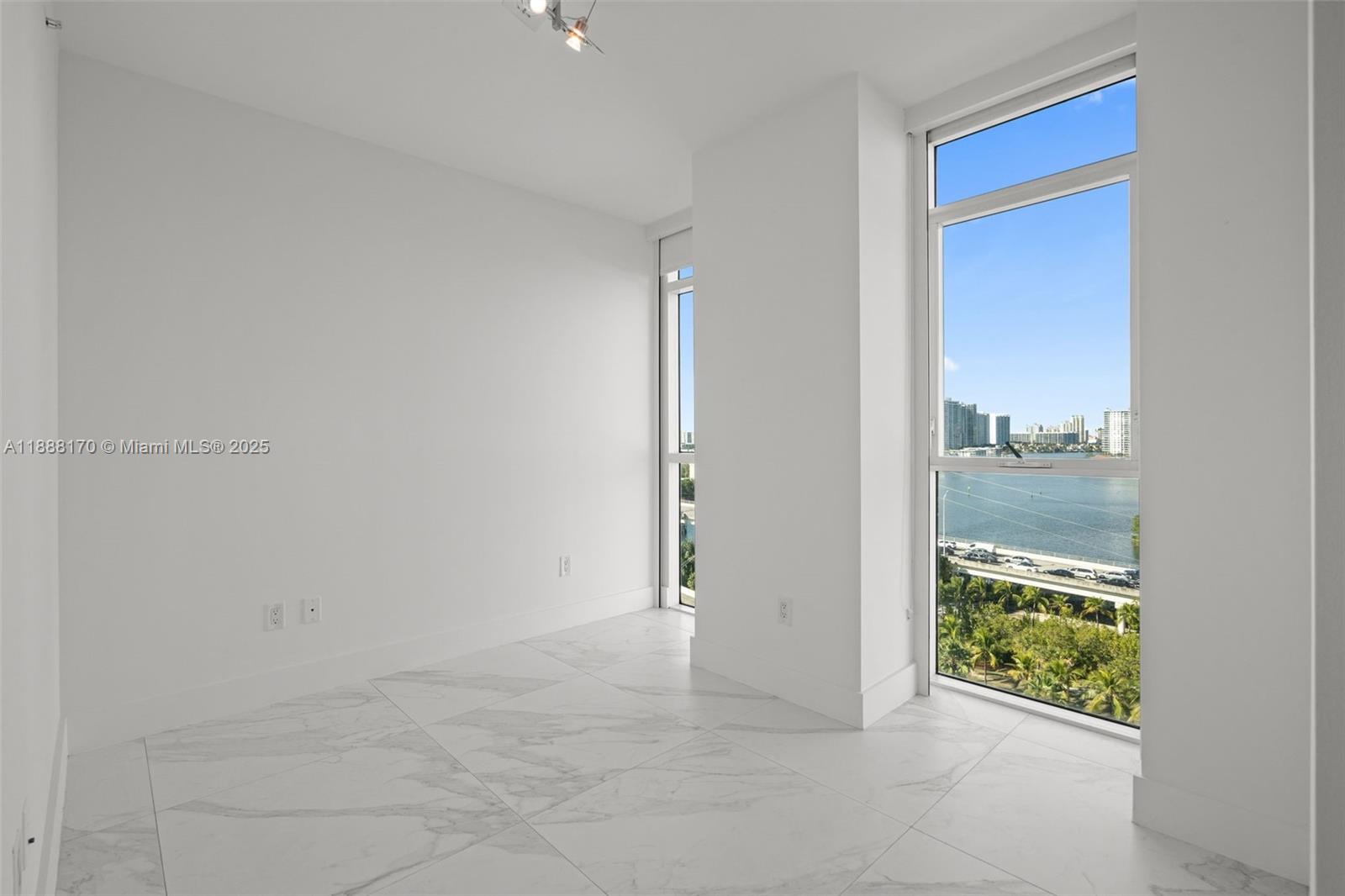 400 SUNNY ISLES CONDO - Residential Lease