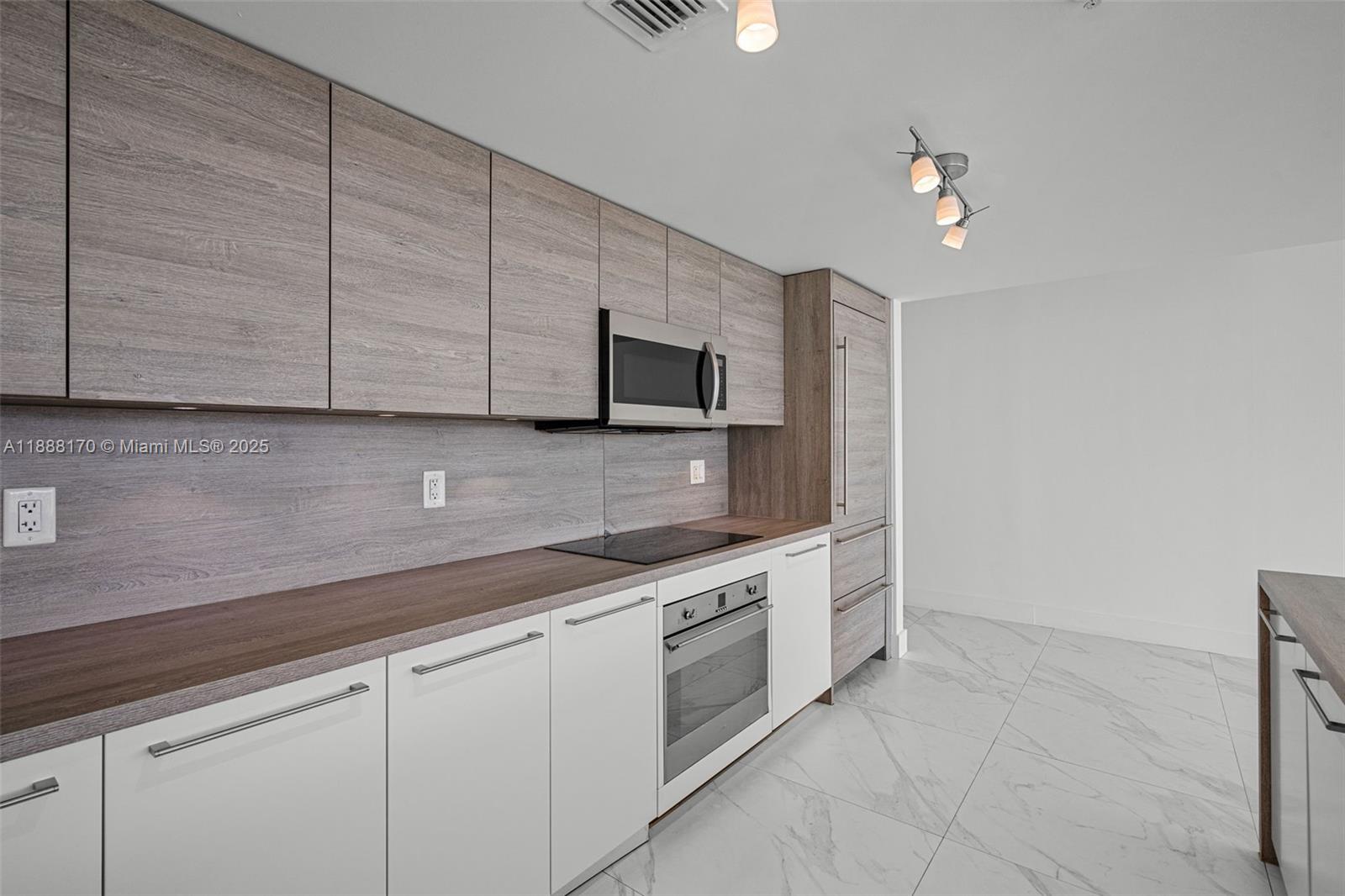 400 SUNNY ISLES CONDO - Residential Lease