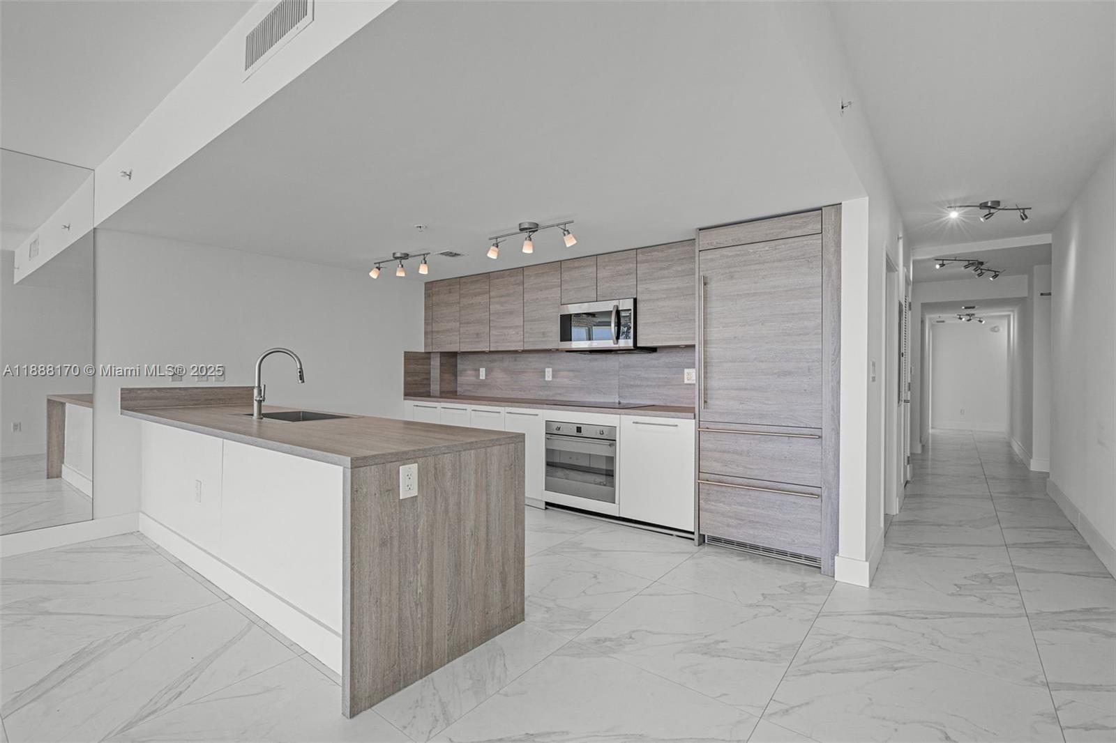 400 SUNNY ISLES CONDO - Residential Lease
