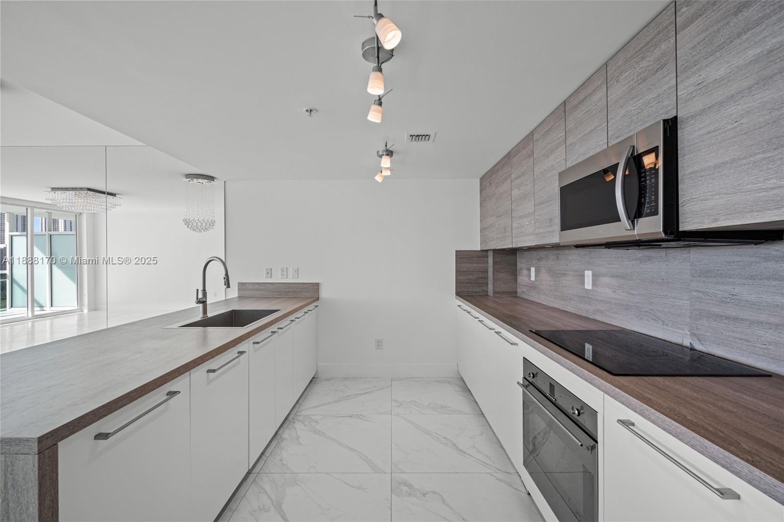 400 SUNNY ISLES CONDO - Residential Lease