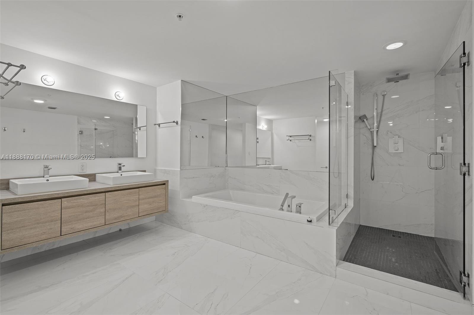 400 SUNNY ISLES CONDO - Residential Lease
