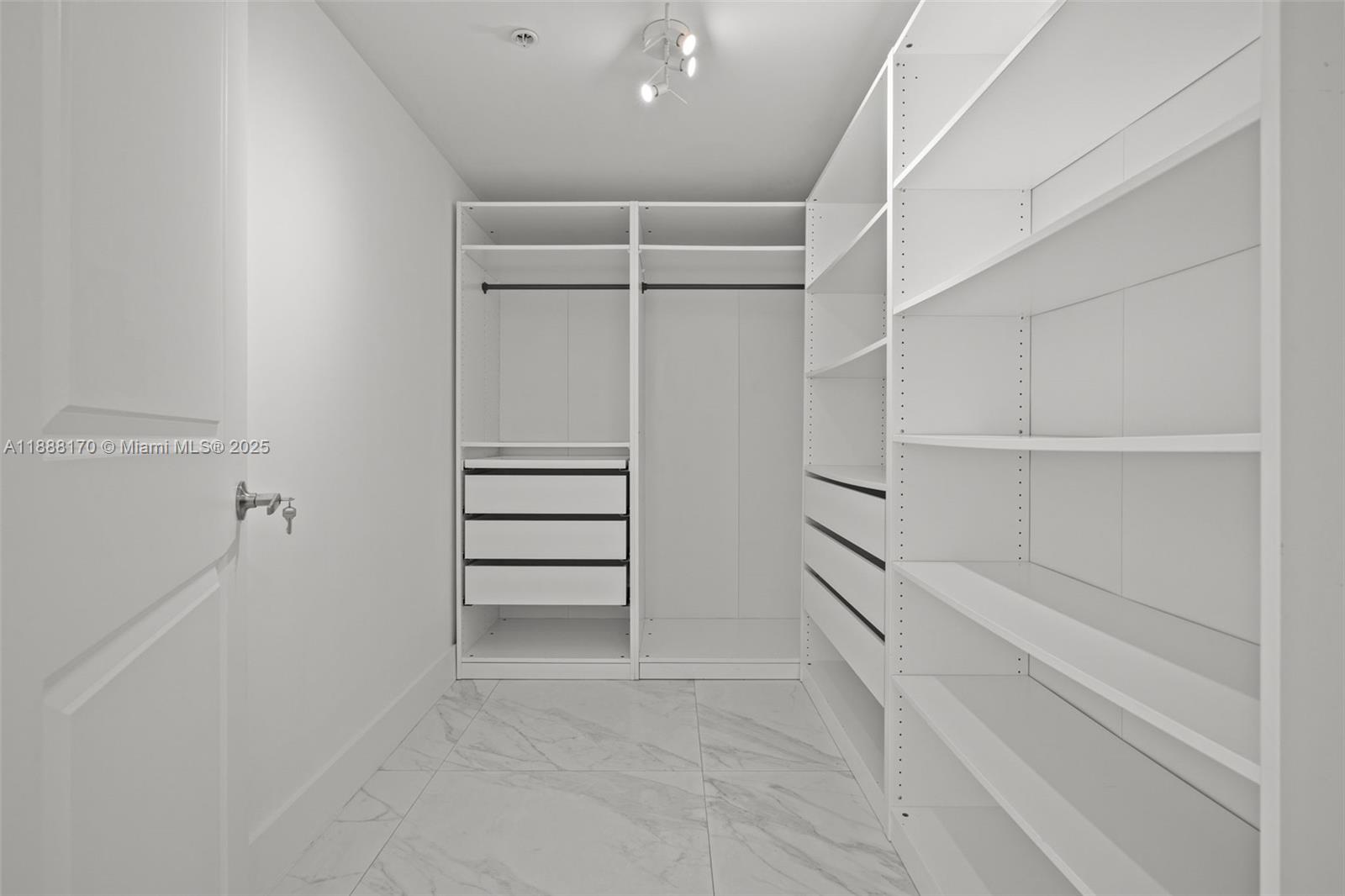 400 SUNNY ISLES CONDO - Residential Lease