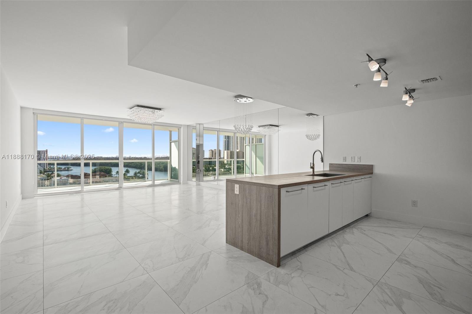 400 SUNNY ISLES CONDO - Residential Lease
