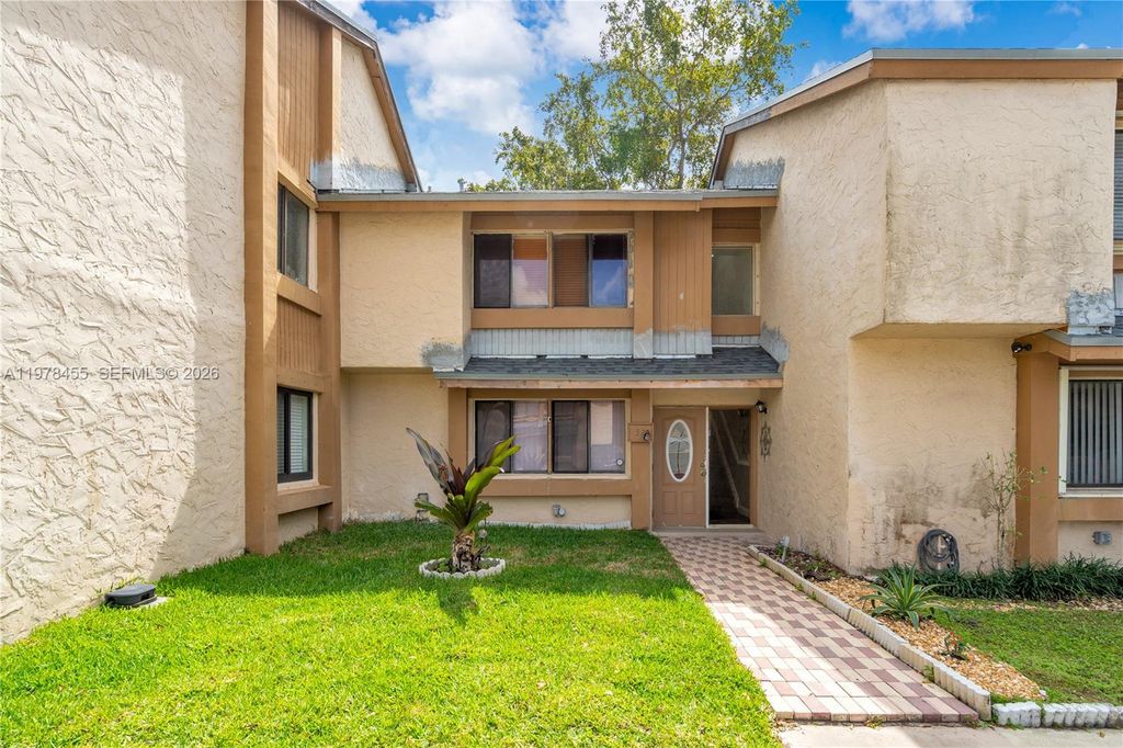 Photo of 32 Wimbledon Lake Dr #221, Plantation, FL 33324 (MLS # A11978455)