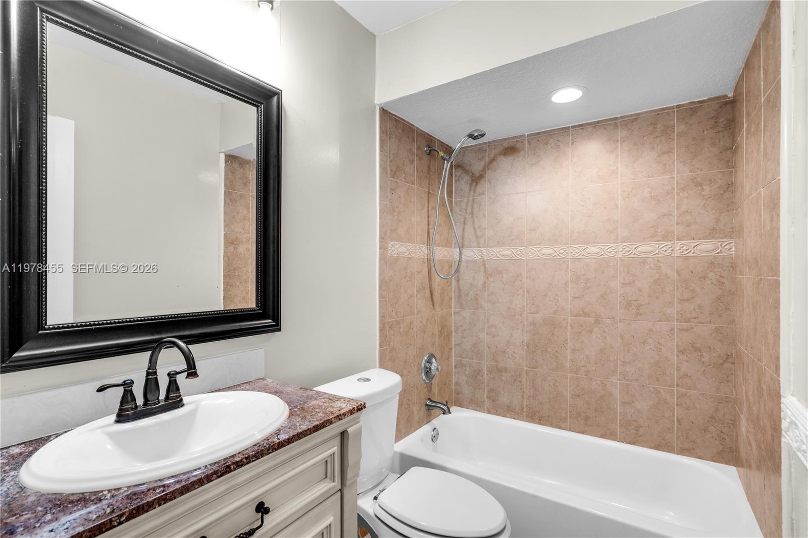 WIMBLEDON AT JACARANDA CO - Residential