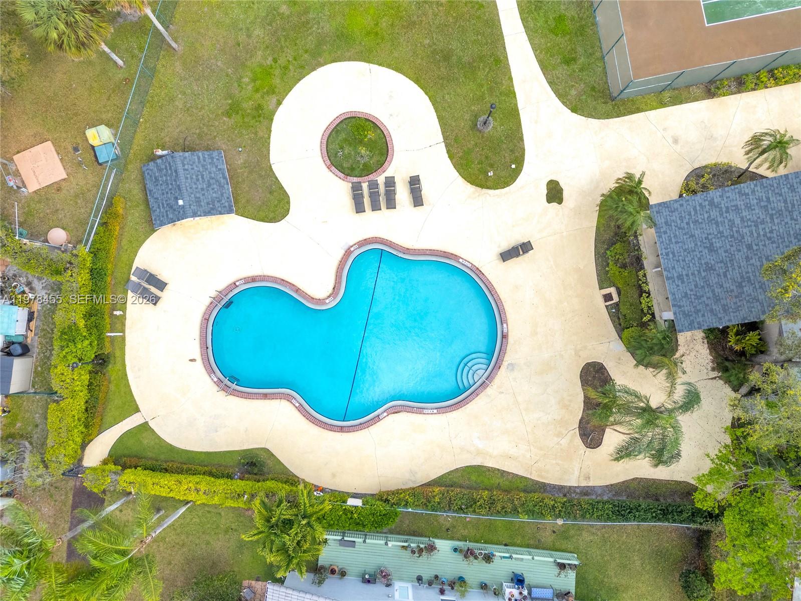 WIMBLEDON AT JACARANDA CO - Residential