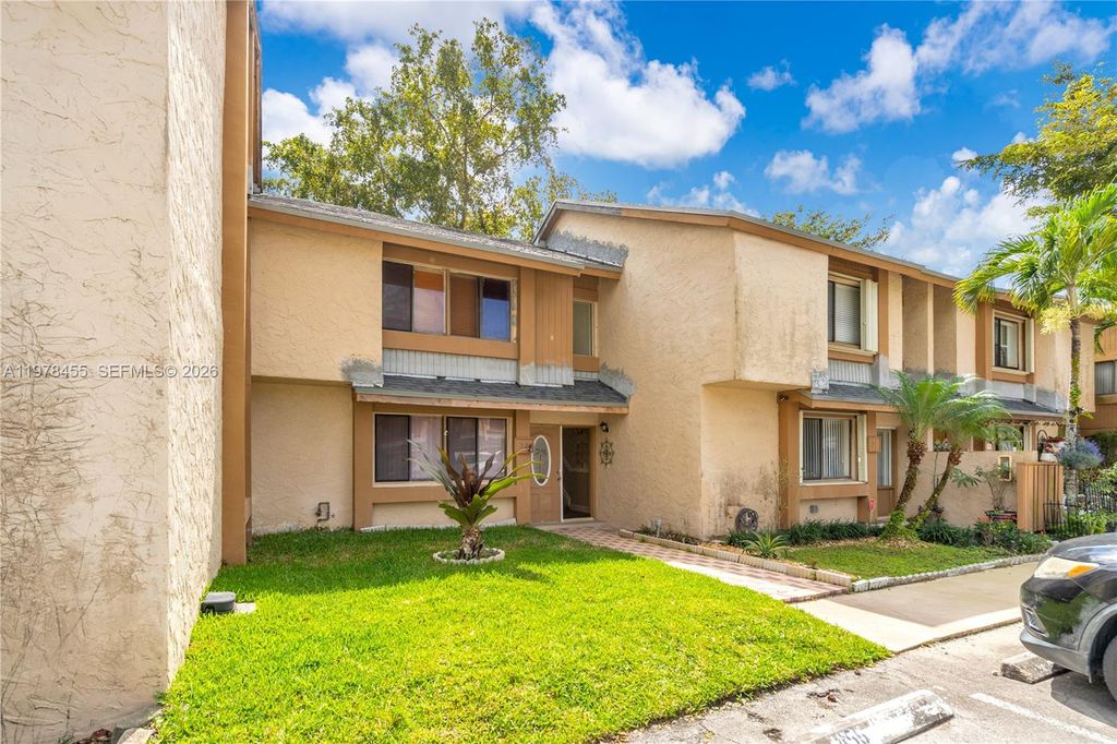 Photo of 32 Wimbledon Lake Dr #221, Plantation, FL 33324 (MLS # A11978455)