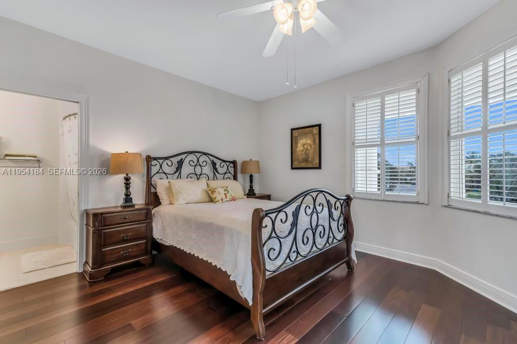 SUNSET LAKES PLAT TWO - Residential