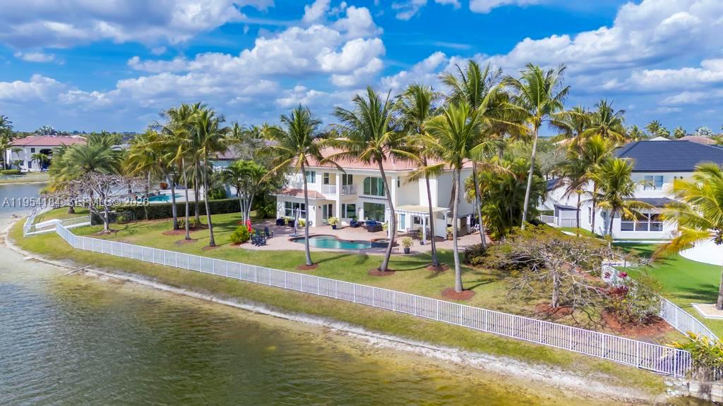 SUNSET LAKES PLAT TWO - Residential