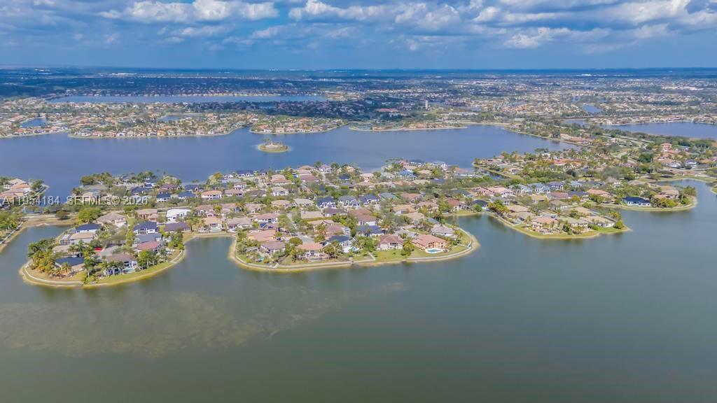 SUNSET LAKES PLAT TWO - Residential