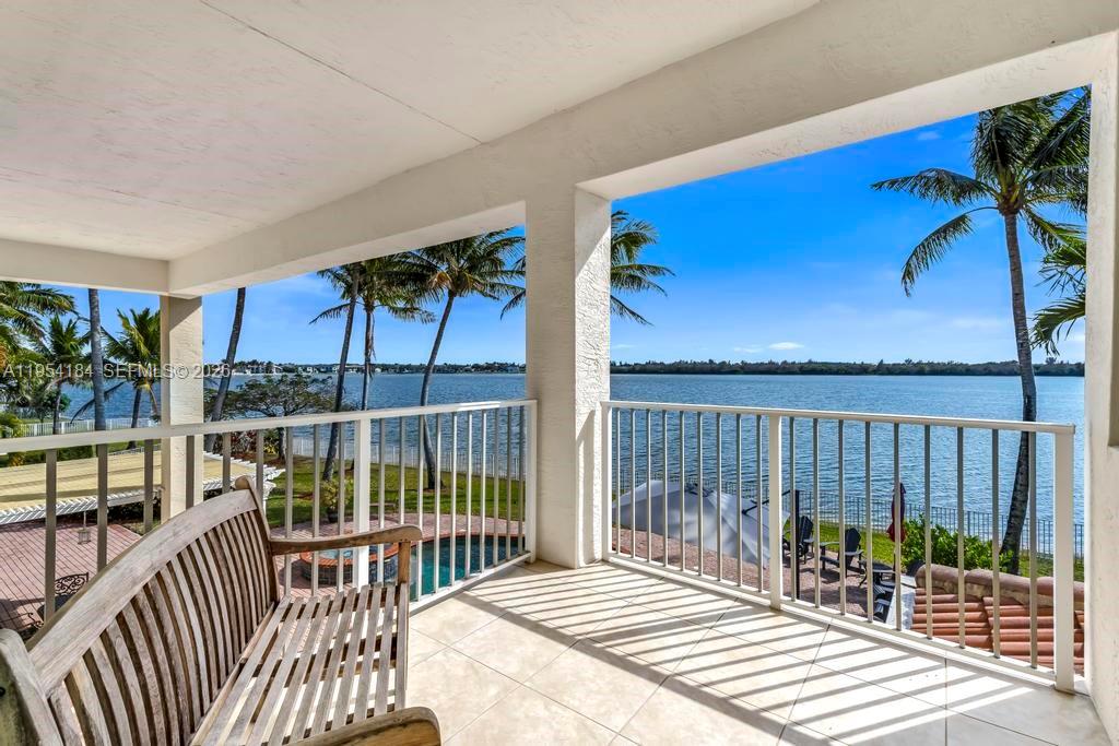 SUNSET LAKES PLAT TWO - Residential