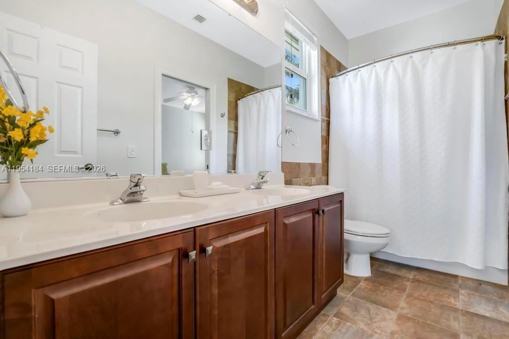 SUNSET LAKES PLAT TWO - Residential