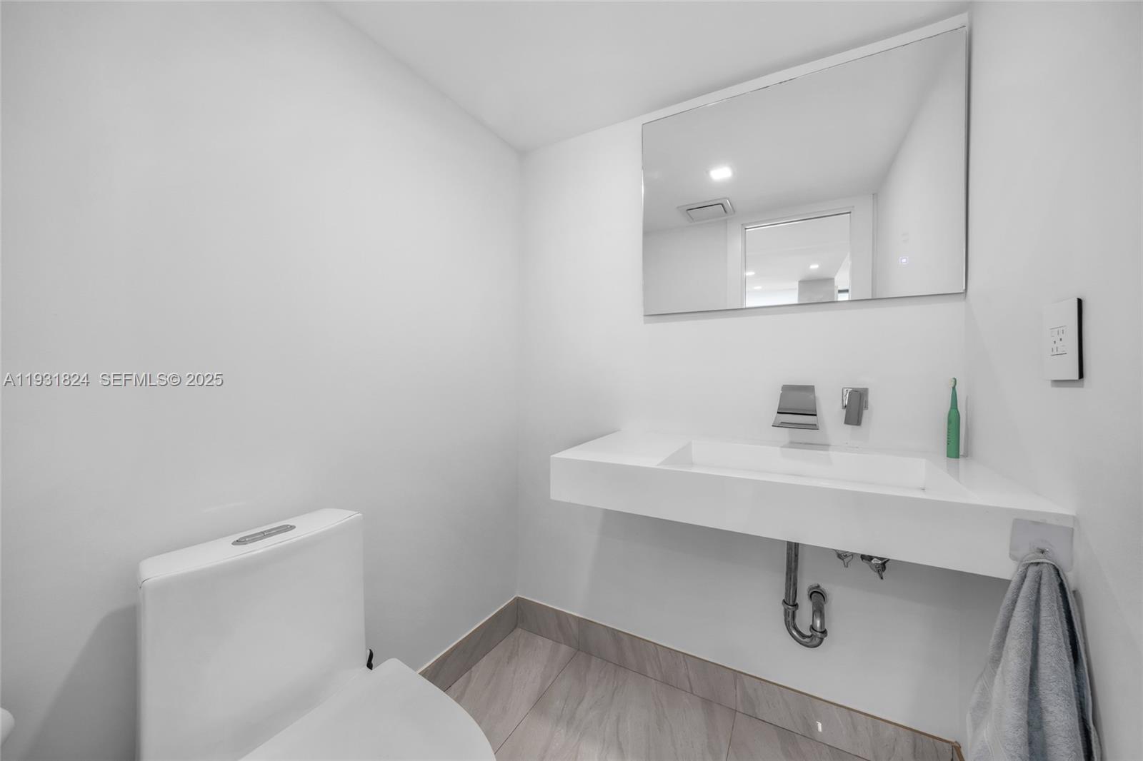 MIRASOL OCEAN TOWERS COND - Residential