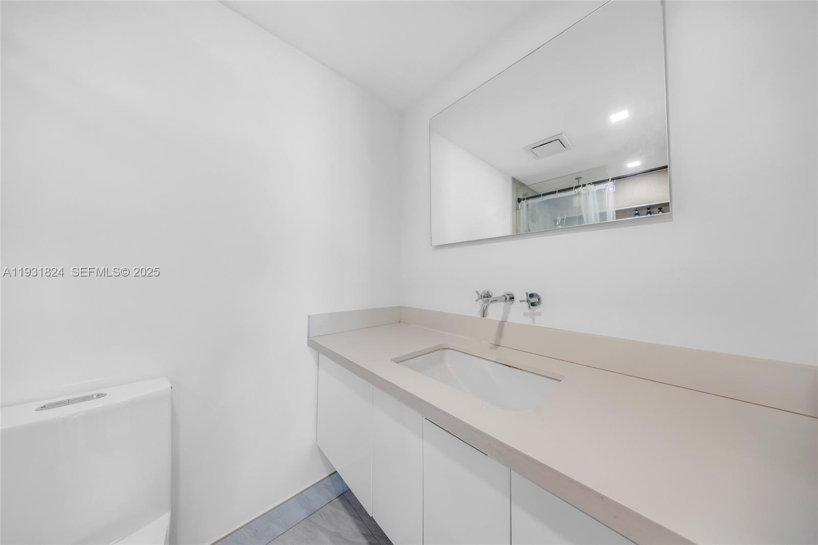 MIRASOL OCEAN TOWERS COND - Residential