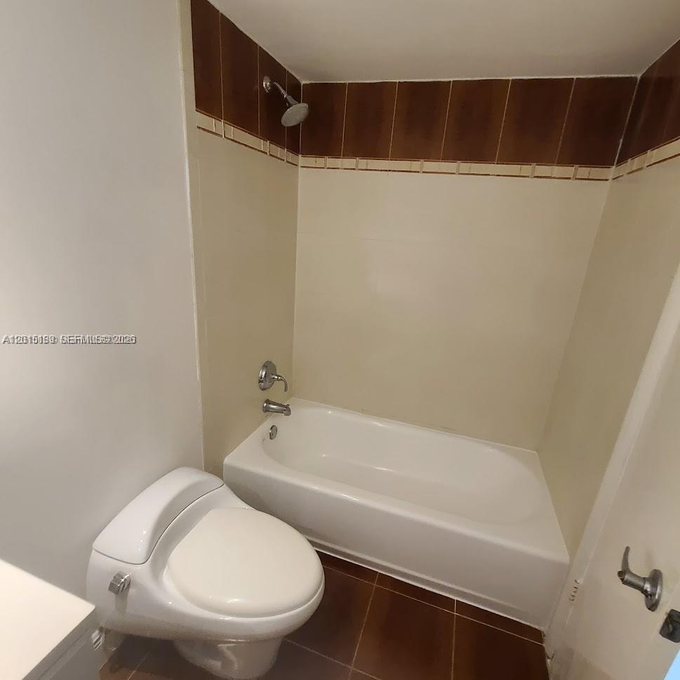 TWENTY FIVE HUNDRED CONDO - Residential Lease