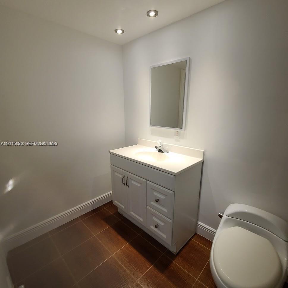 TWENTY FIVE HUNDRED CONDO - Residential Lease