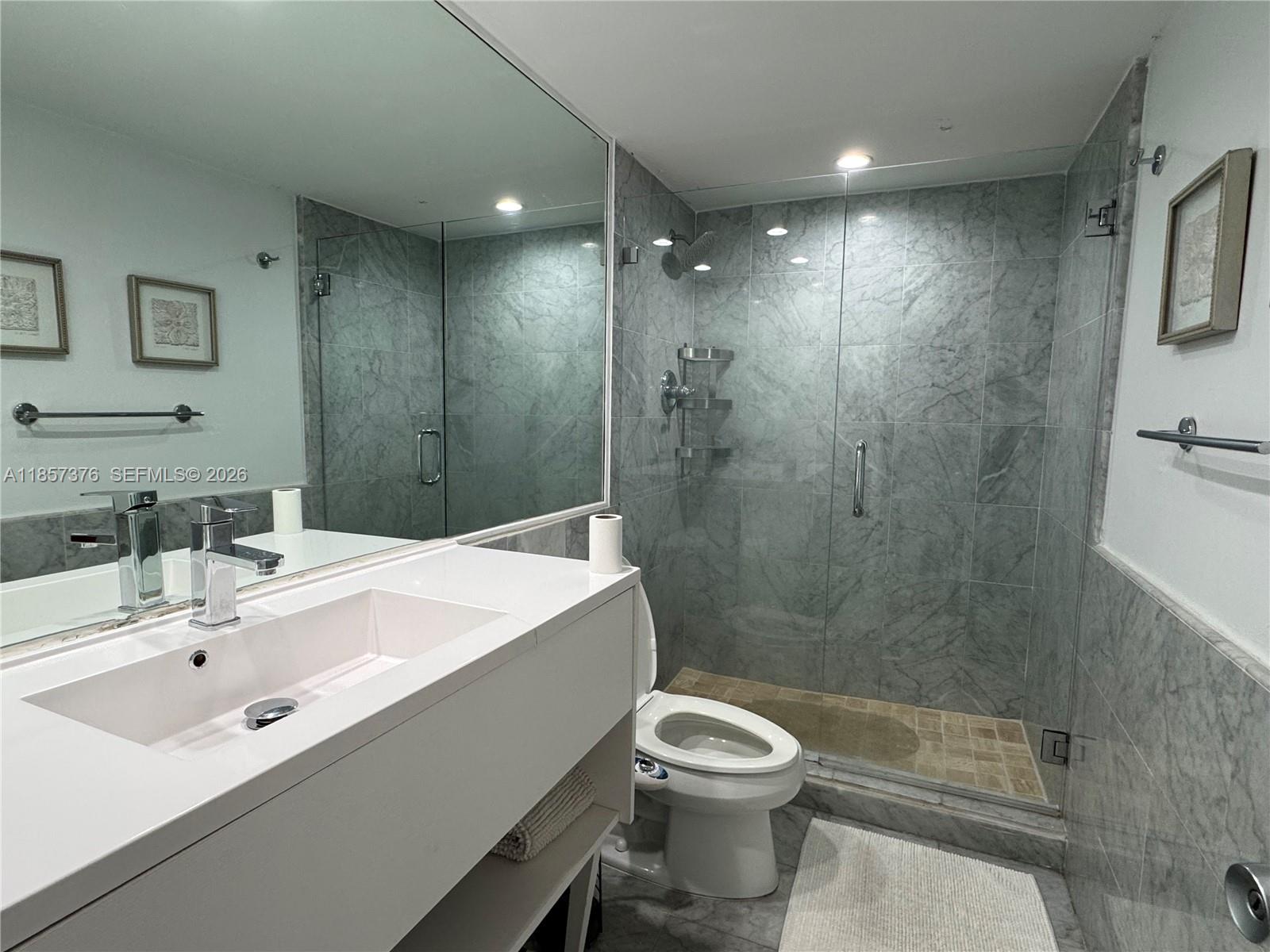 5161 Collins Ave 1104