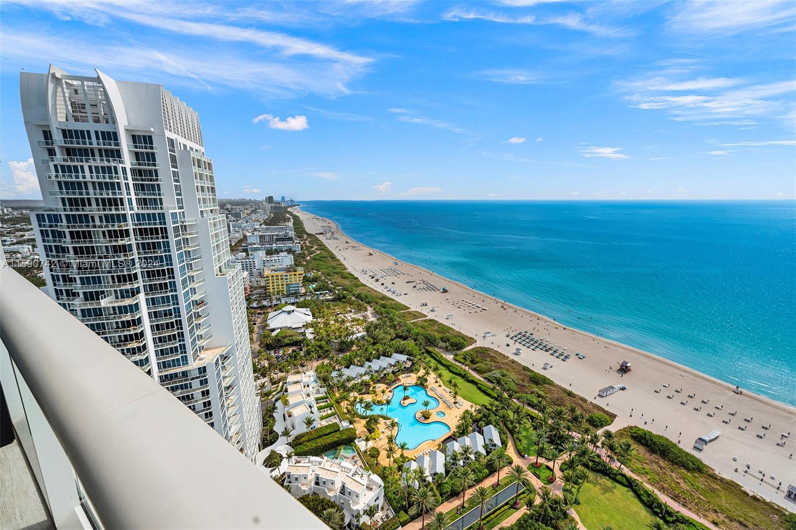 CONTINUUM ON SOUTH BEACH - Residential
