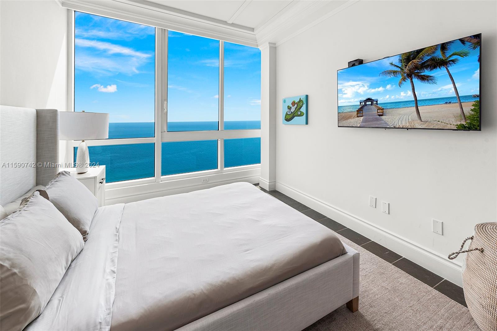 CONTINUUM ON SOUTH BEACH - Residential